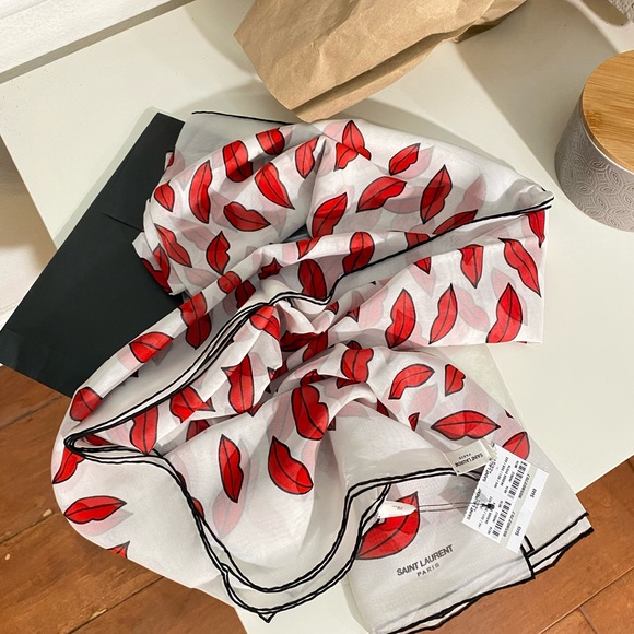 SOLD Authentic YSL Lips ๐ kisses Silk Scarf NWT - Picture 5 of 11